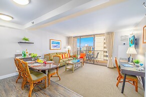 Waikiki Sunset Close to Beach with Parking