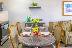 Waikiki Sunset Close to Beach with Parking