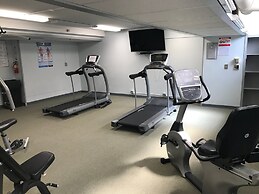 Waikiki Sunset Close to Beach with Parking