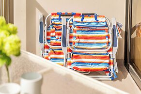 Waikiki Sunset Close to Beach with Parking