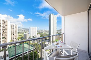 Waikiki Sunset Close to Beach with Parking