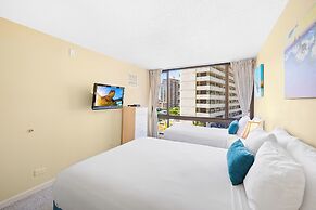 Waikiki Sunset Close to Beach with Parking