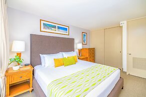 Waikiki Sunset Close to Beach with Parking