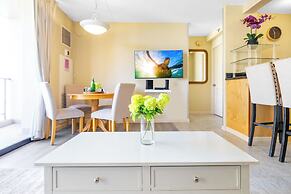 Waikiki Sunset Close to Beach with Parking