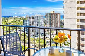 Waikiki Sunset Close to Beach with Parking