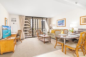 Waikiki Sunset Close to Beach with Parking