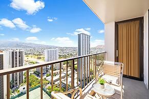 Waikiki Sunset Close to Beach with Parking