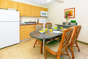 Waikiki Sunset Close to Beach with Parking