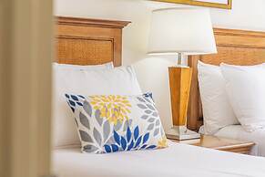 Waikiki Sunset Close to Beach with Parking