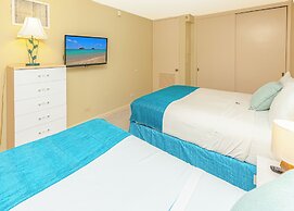 Waikiki Sunset Close to Beach with Parking