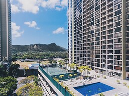 Waikiki Sunset Close to Beach with Parking
