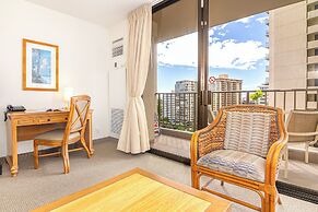 Waikiki Sunset Close to Beach with Parking