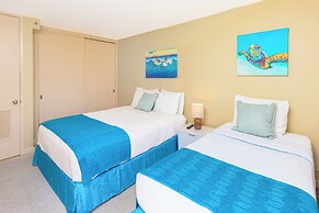 Waikiki Sunset Close to Beach with Parking