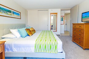 Waikiki Sunset Close to Beach with Parking