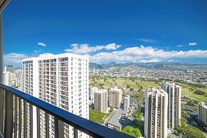Waikiki Sunset Close to Beach with Parking