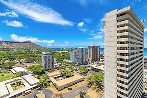 Waikiki Sunset Close to Beach with Parking