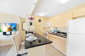 Waikiki Sunset Close to Beach with Parking