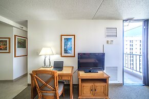 Waikiki Sunset Close to Beach with Parking