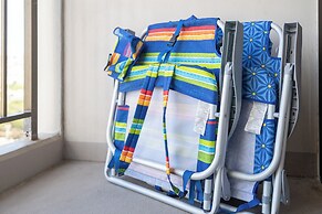 Waikiki Sunset Close to Beach with Parking