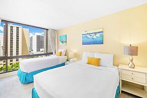 Waikiki Sunset Close to Beach with Parking