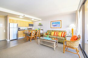 Waikiki Sunset Close to Beach with Parking