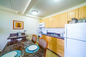 Waikiki Sunset Close to Beach with Parking