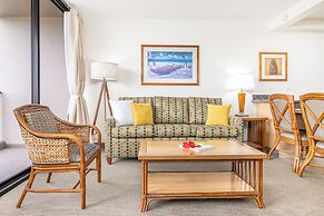 Waikiki Sunset Close to Beach with Parking