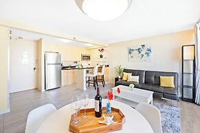 Waikiki Sunset Close to Beach with Parking