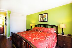 Waikiki Sunset Close to Beach with Parking