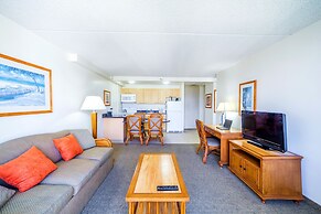 Waikiki Sunset Close to Beach with Parking