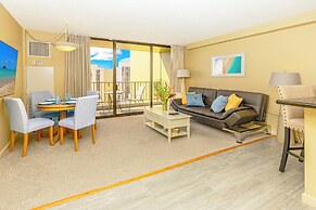 Waikiki Sunset Close to Beach with Parking