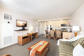 Waikiki Sunset Close to Beach with Parking