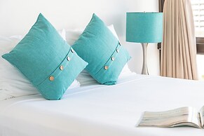 Diamond Head View with King Bed and Double Bed and Parking