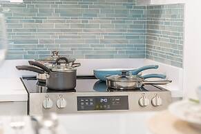 Diamond Head View with King Bed and Double Bed and Parking