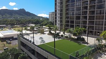 Diamond Head View with King Bed and Double Bed and Parking