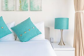 Diamond Head View with King Bed and Double Bed and Parking