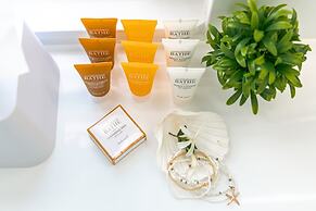 Diamond Head View with King Bed and Double Bed and Parking