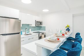 Diamond Head View with King Bed and Double Bed and Parking