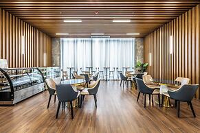 Wealth Mansion Suite River View by Soben