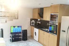 1-bed Suite - Sleeps 3 - Parking - Near Bluewater