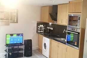 1-bed Suite - Sleeps 3 - Parking - Near Bluewater
