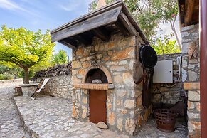 Stone Farmhouse in Groves - Sea Mountain Views