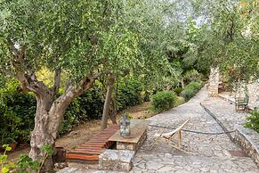 Stone Farmhouse in Groves - Sea Mountain Views