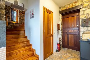 Stone Farmhouse in Groves - Sea Mountain Views