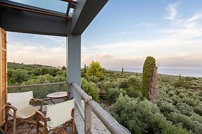 Stone Farmhouse in Groves - Sea Mountain Views