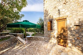 Stone Farmhouse in Groves - Sea Mountain Views