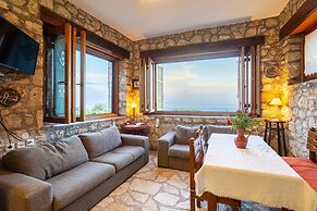 Stone Farmhouse in Groves - Sea Mountain Views