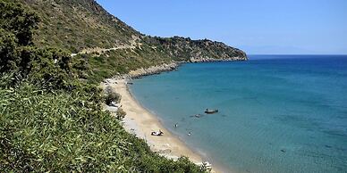 Stone Farmhouse in Groves - Sea Mountain Views