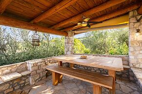 Stone Farmhouse in Groves - Sea Mountain Views