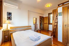 Stone Farmhouse in Groves - Sea Mountain Views